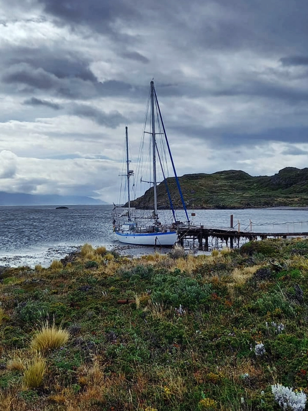 viajes en velero kasr en canal beagle tierra del fuego expediciones y aventura