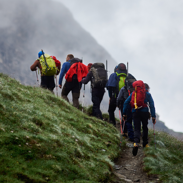 EXPEDIÇÕES NO CANAL BEAGLE NO VELEIRO KSAR Descubra a paradisíaca Terra do Fogo em uma viagem a bordo de um veleiro USHUAIA – Fim do Mundo! Expedições e Logística Combinadas No Veleiro Ksar, nossas navegações vão além do convencional. Nosso veleiro se torna sua base logística para esportes e atividades adicionais, levando você a lugares únicos e inexplorados do Canal Beagle. Imagine praticar esportes de aventura em locais remotos, com nosso veleiro como seu apoio incomparável. Cada expedição é multidimensional, oferecendo experiências que vão além da navegação. Sinta a liberdade de explorar e viva aventuras únicas com o Veleiro Ksar! Navegar no Canal Beagle no Veleiro Ksar Terra do Fogo Ushuaia – Canal Beagle – Argentina Travessias e Atividades de Vela Personalizadas NAVEGAÇÕES Já navegou de veleiro alguma vez? Descubra a magia de navegar a vela conosco no Veleiro Ksar na Terra do Fogo! Com nossas expedições, levaremos você a explorar os cantos mais espetaculares desta região única do mundo, enquanto você se mergulha na tranquilidade e beleza do Canal Beagle. Está pronto para viver uma aventura inesquecível no coração da natureza patagônica? Embarque conosco e deixe que o vento o leve a descobrir novos horizontes que você nunca imaginou viver! Se você já pensou em navegar de veleiro, entre em contato conosco. Responderemos todas as suas dúvidas. Estamos à sua espera!